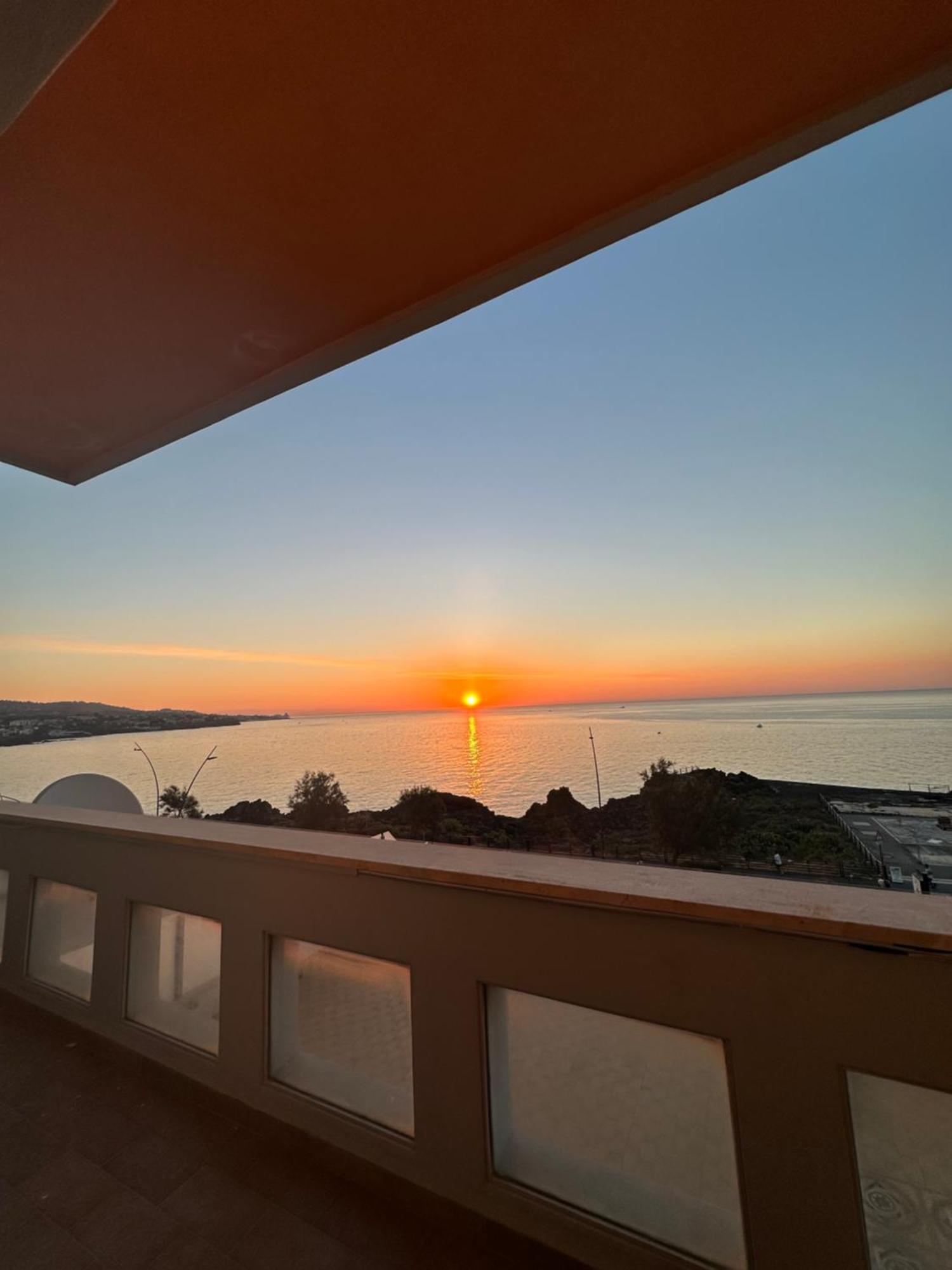 Perla Marina Sea View Apartment 卡塔尼亚 外观 照片