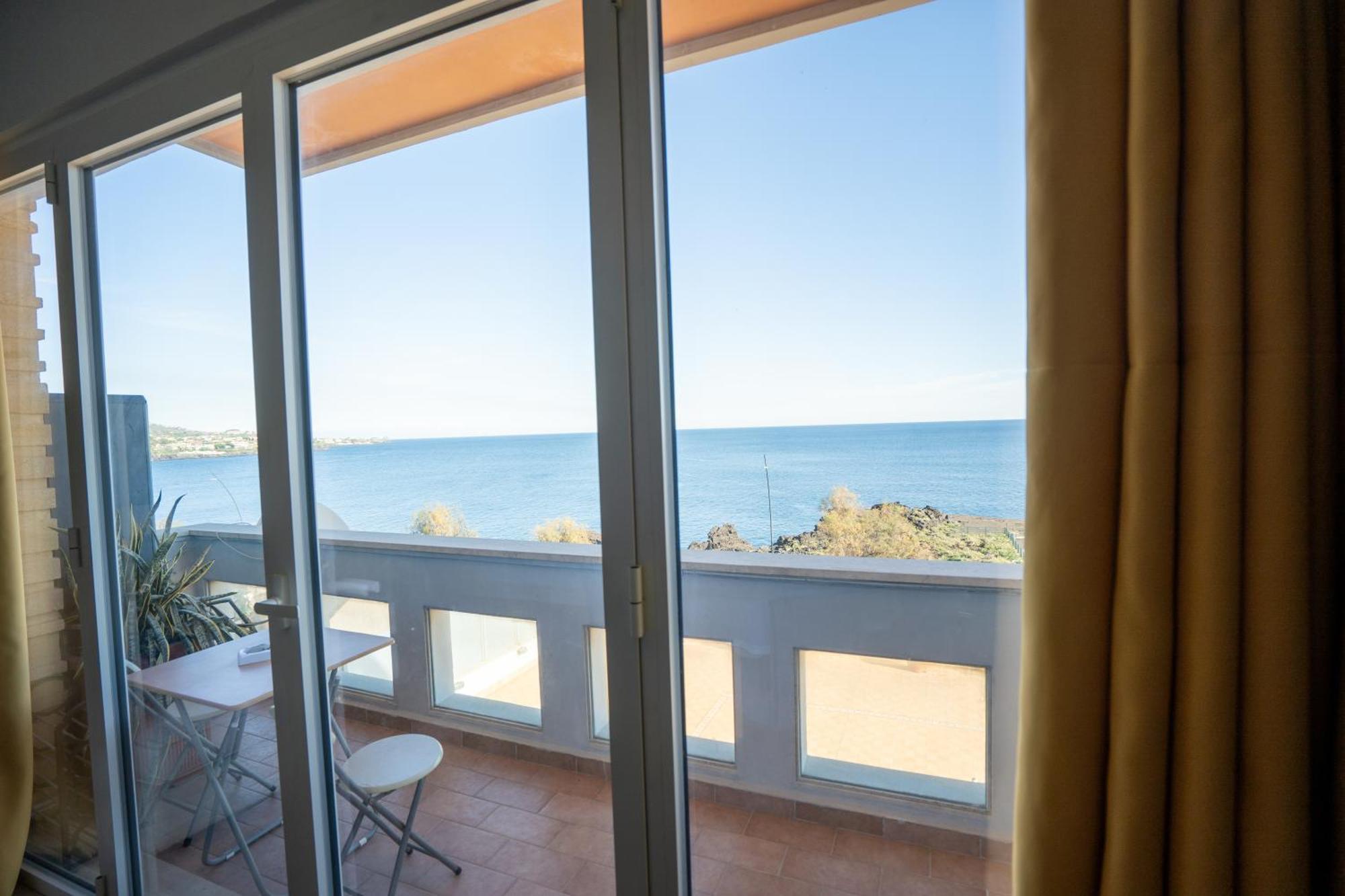 Perla Marina Sea View Apartment 卡塔尼亚 外观 照片