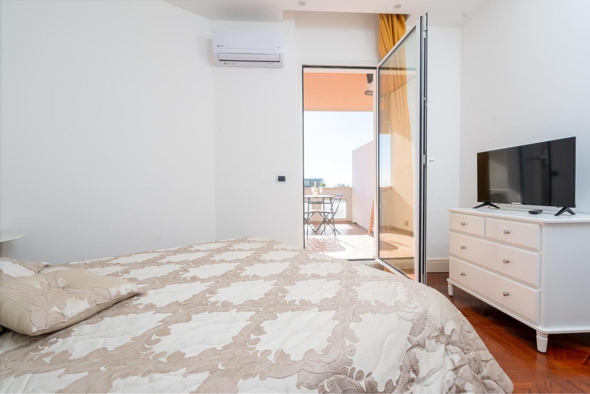 Perla Marina Sea View Apartment 卡塔尼亚 外观 照片