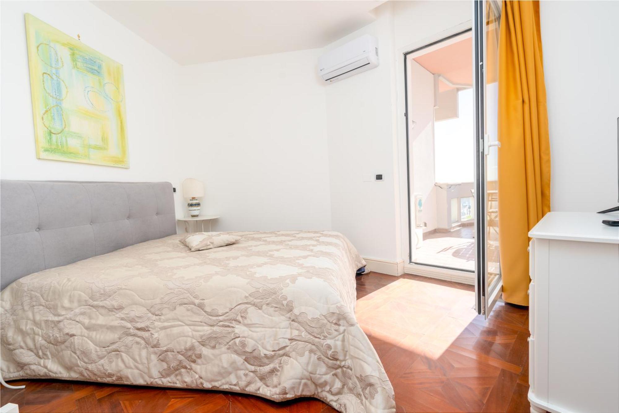 Perla Marina Sea View Apartment 卡塔尼亚 外观 照片