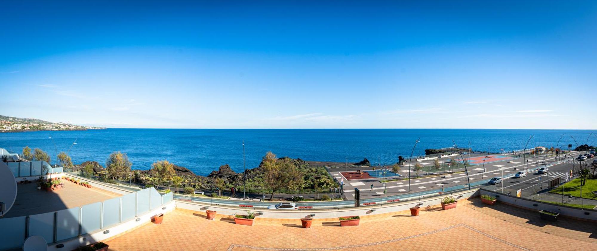 Perla Marina Sea View Apartment 卡塔尼亚 外观 照片